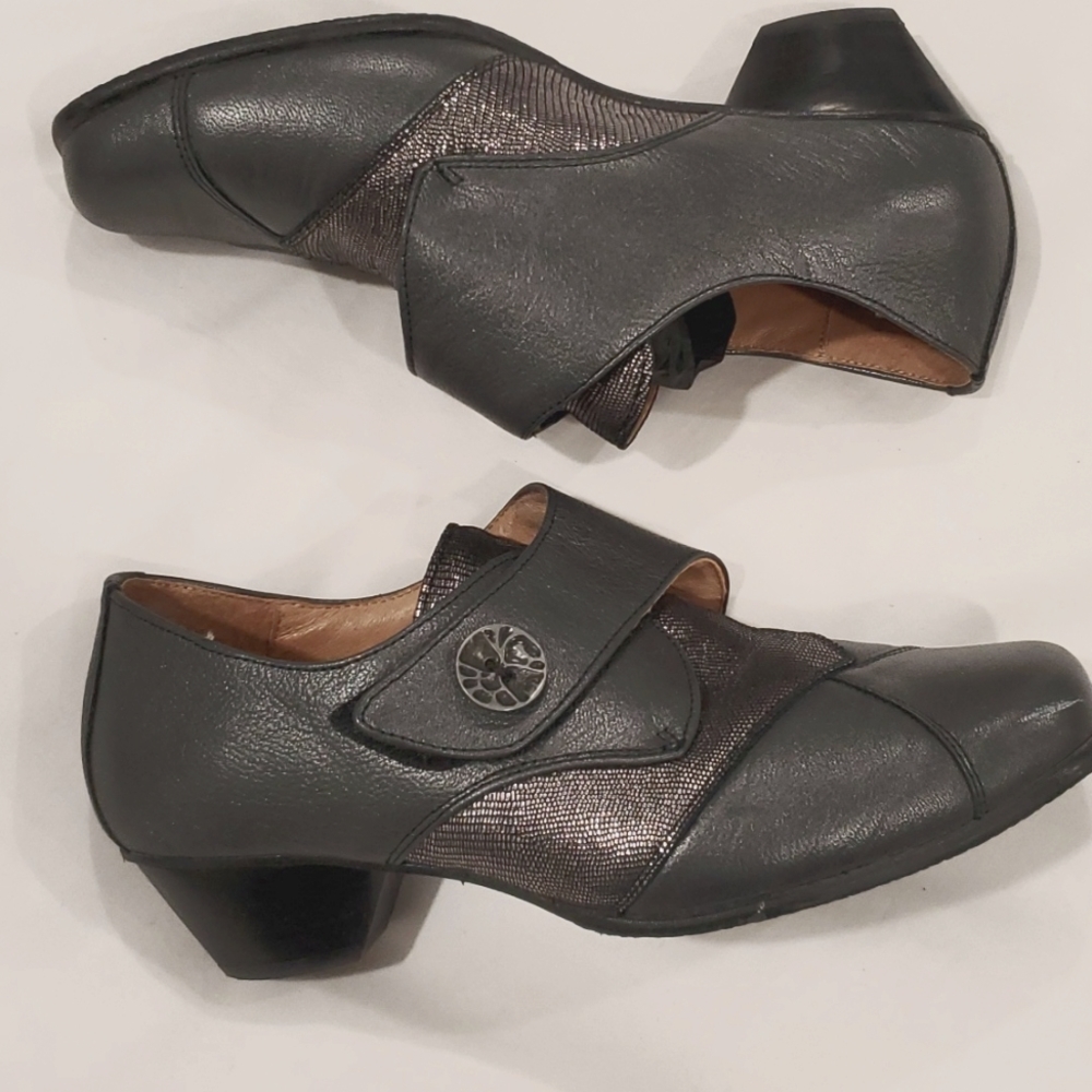 Women's grey leather Portofino dress shoes